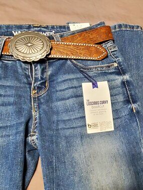 WALLFLOWER Bootcut luscious curvy fit jeans and Belt  Size: 1/ 25 Reg.  NWT!